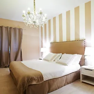 Apartment Petite 